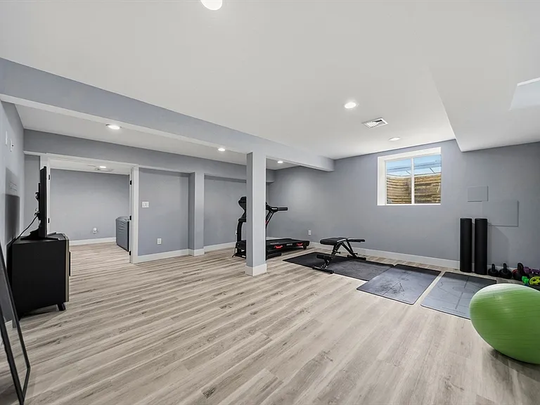1 Lincoln Ct — Photo 32