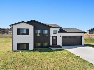 1661 Jeffries Ct, Spearfish, SD 57783