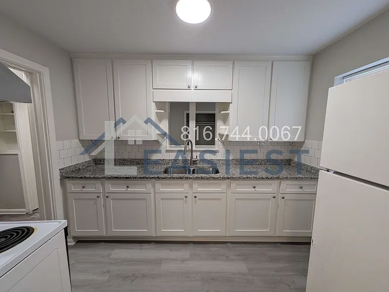 2129 E 77th Ter — Photo 7