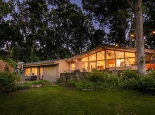 4091 Thornoaks Dr, Ann Arbor, MI 48104