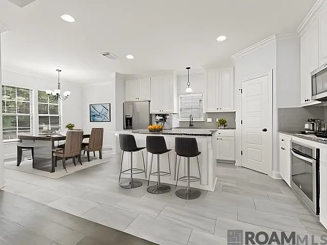 10365 Fountain Ln — Photo 3