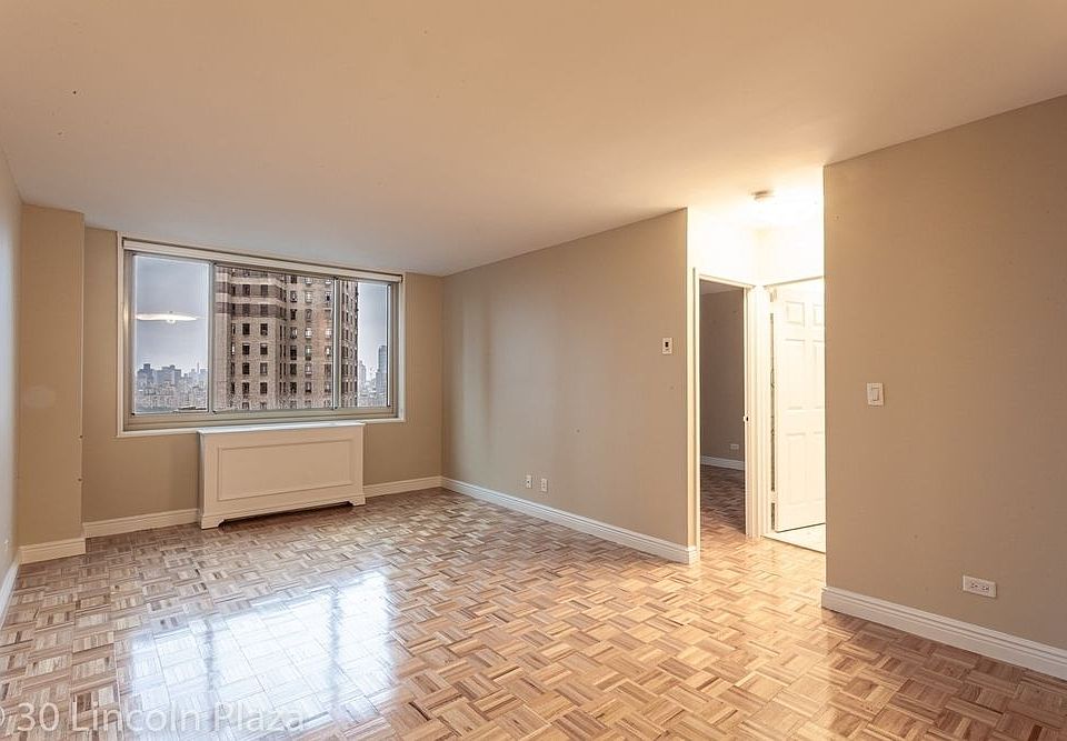 1st image of 30 W 63rd St APT 27W