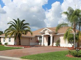 11921 Woodland Ter, Parrish, FL 34219