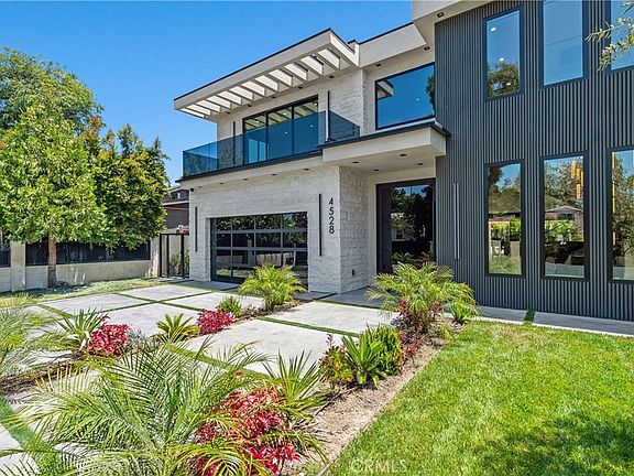 3rd image of 4528 Matilija Ave