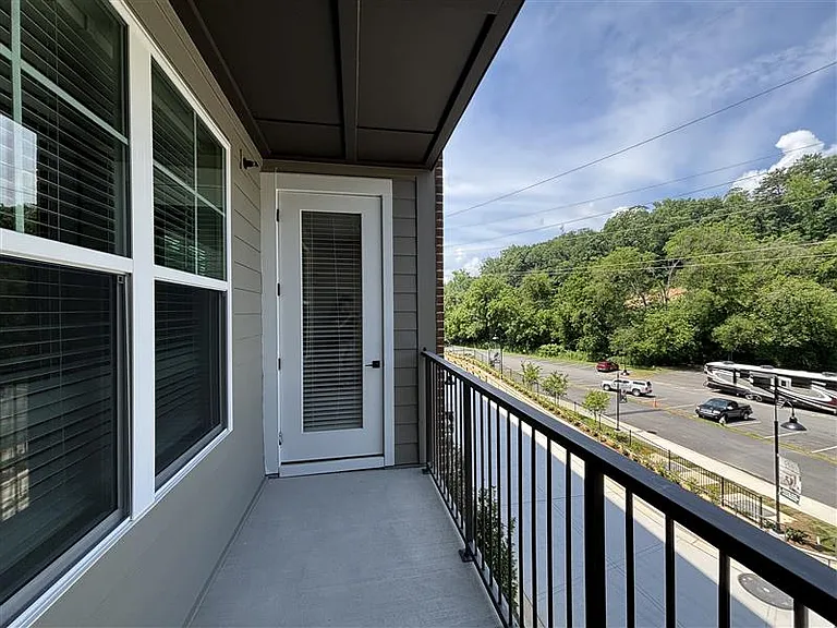 District on the Etowah Apartments — Photo 504