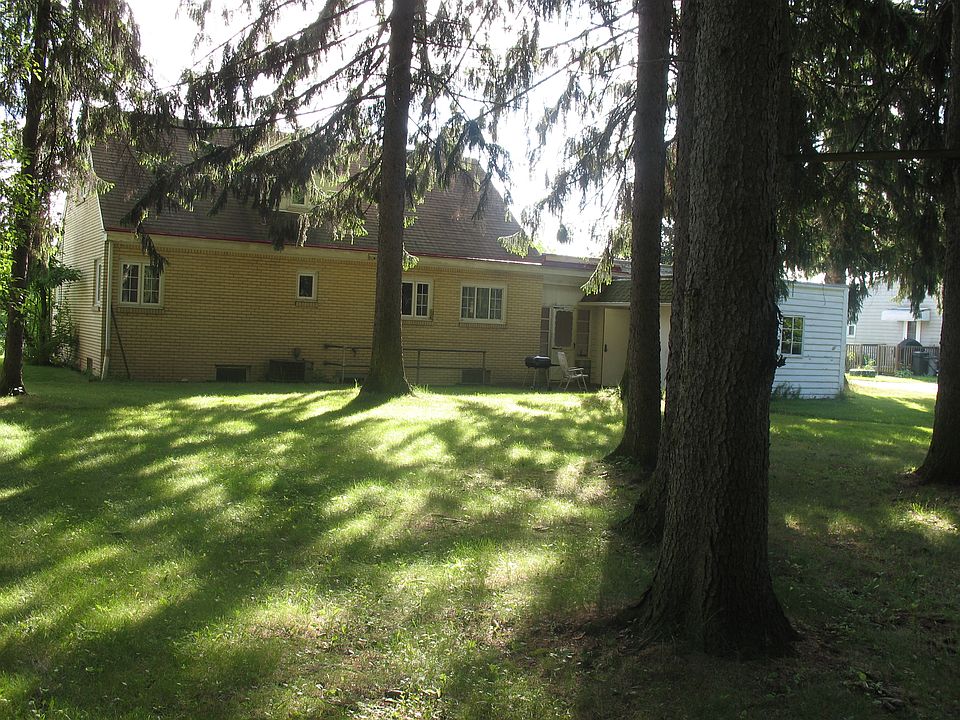 2nd image of 656 Ridge Rd