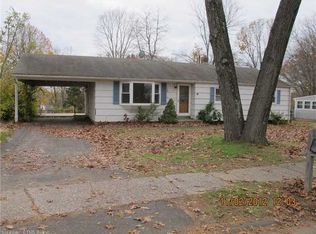 15 Glenwood Dr, Plainville, CT 06062