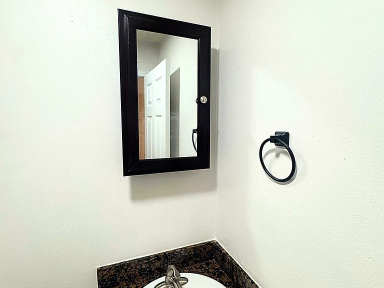 Willow Tree Apartments — Photo 12