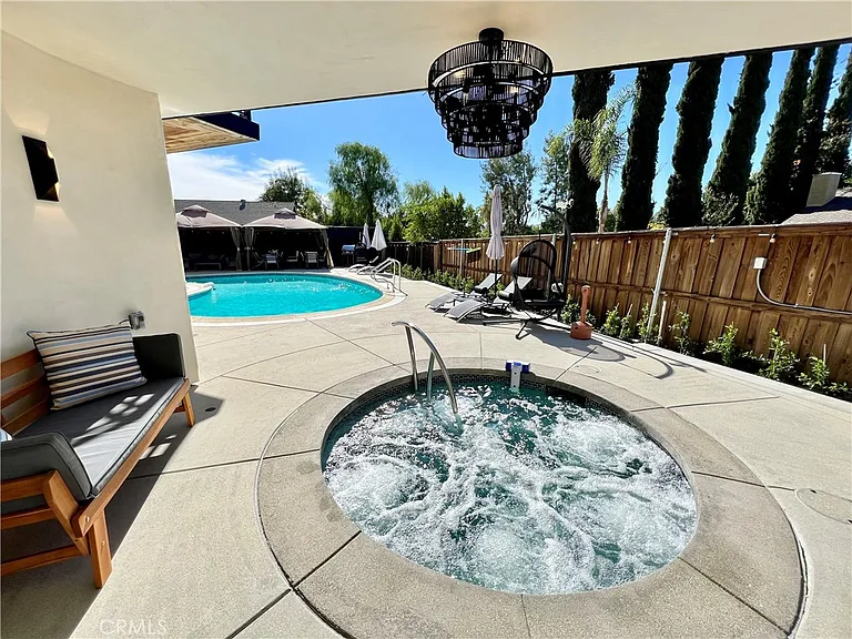23443 Balmoral Ln — Photo 55