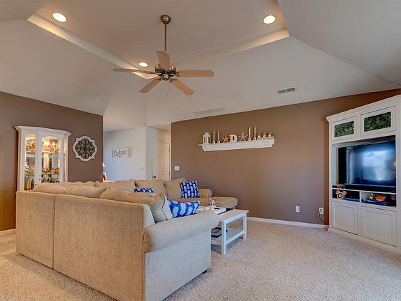 5th image of 523 S Blitzen Ln