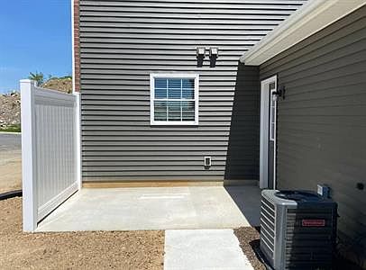 3rd image of 29-39 Skip Ln #31