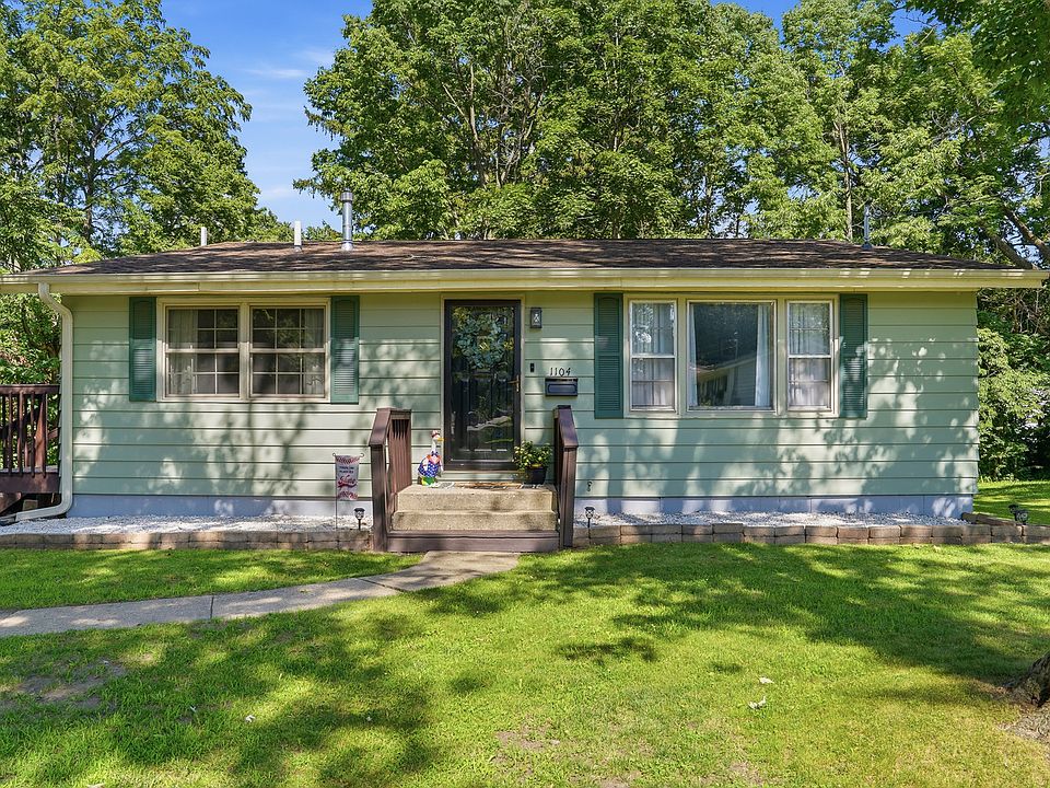 1st image of 1104 Elm Pl
