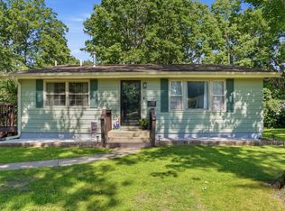 1104 Elm Pl, Dixon, IL 61021