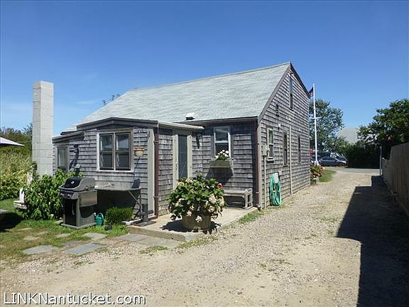 This cottage is situated behind the main house with room for expansion.