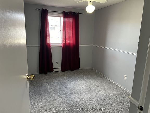 5th image of 577 Dorchester Dr