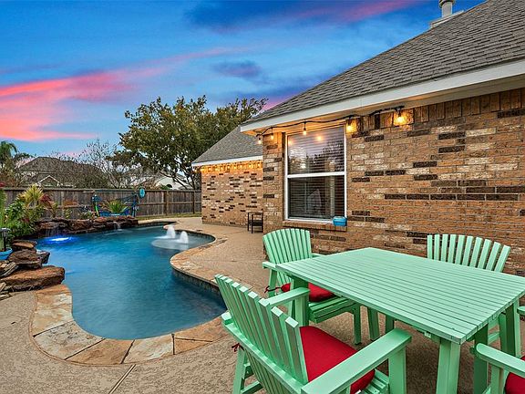 4th image of 604 White Oak Pointe