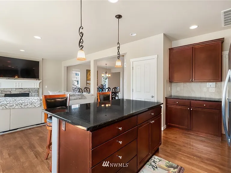 4803 NE 3rd Pl — Photo 10