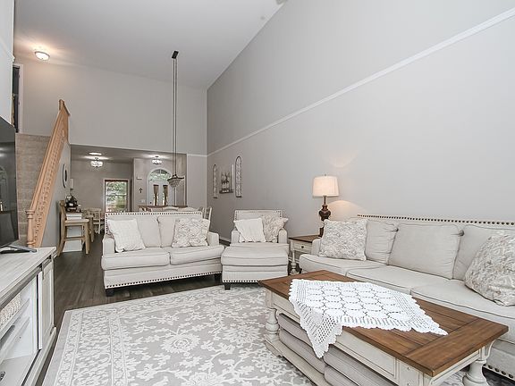 4th image of 244 Garden Way