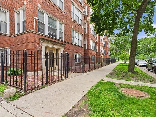 1st image of 1729 E 67th St #2E