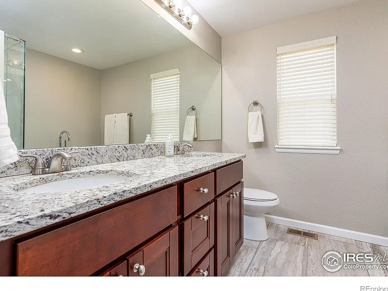 3145 E Yarrow Cir — Photo 5