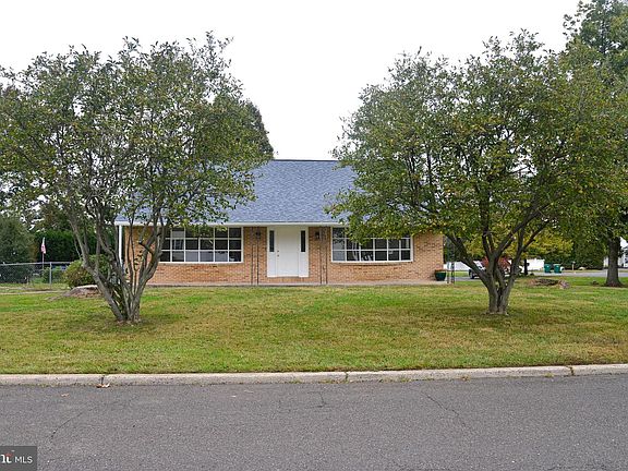2nd image of 114 Nursery Ave
