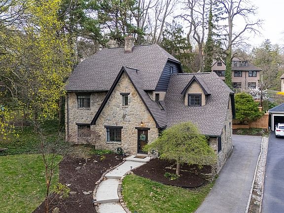 3rd image of 86 Chadbourne Rd
