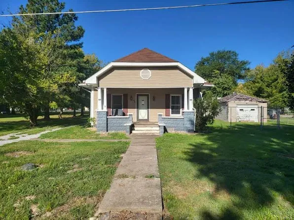 29 N Elm St, Tamaroa, IL 62888