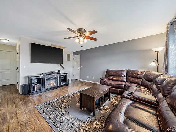 4th image of 253 E Riviera Drive