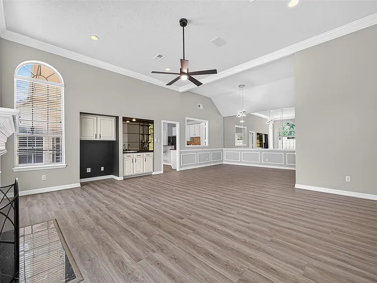 14303 Reissen Ln — Photo 11
