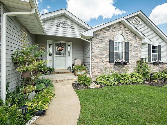 3rd image of 1213 Shingle Oak Ct