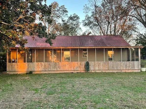 1782 Lakehall Rd, Lake Village, AR 71653