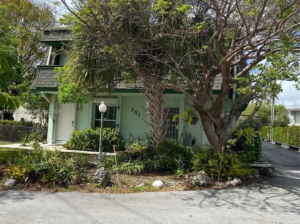 701 S Royal Poinciana Blvd APT 8, Miami Springs, FL 33166