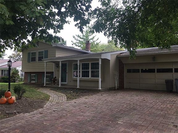 3rd image of 7140 Queensbury Ct