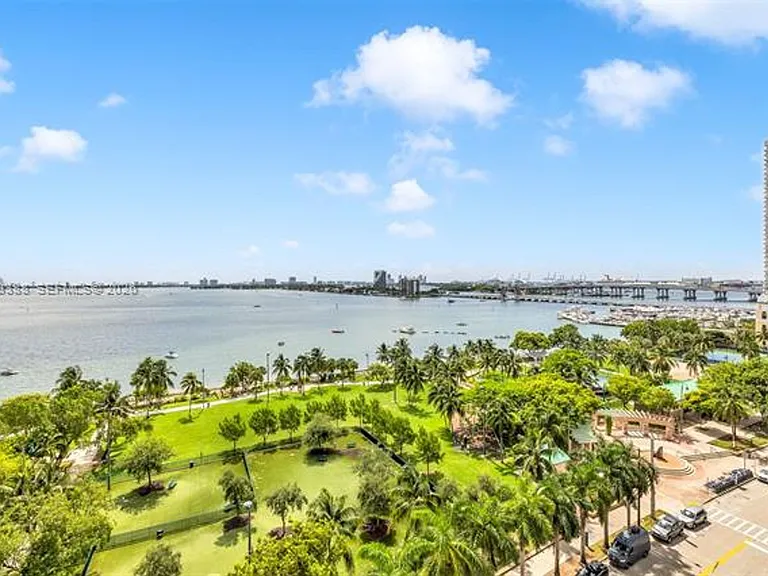 1800 N Bayshore Dr #4208 — Photo 11