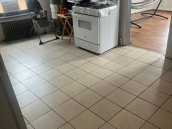 3rd image of 117 E Main St #1