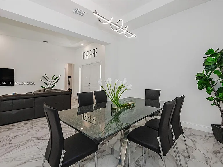 12835 Bayside Ct — Photo 17