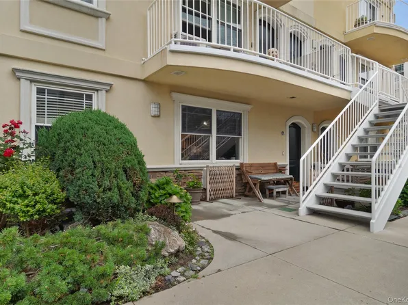 180 Beach 101 St #3A, Rockaway Park, NY 11694