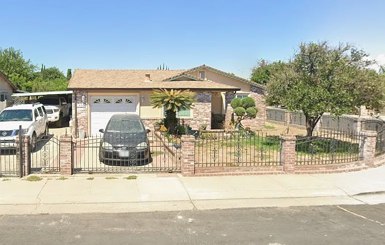 449 Aztec Ln — Photo 1