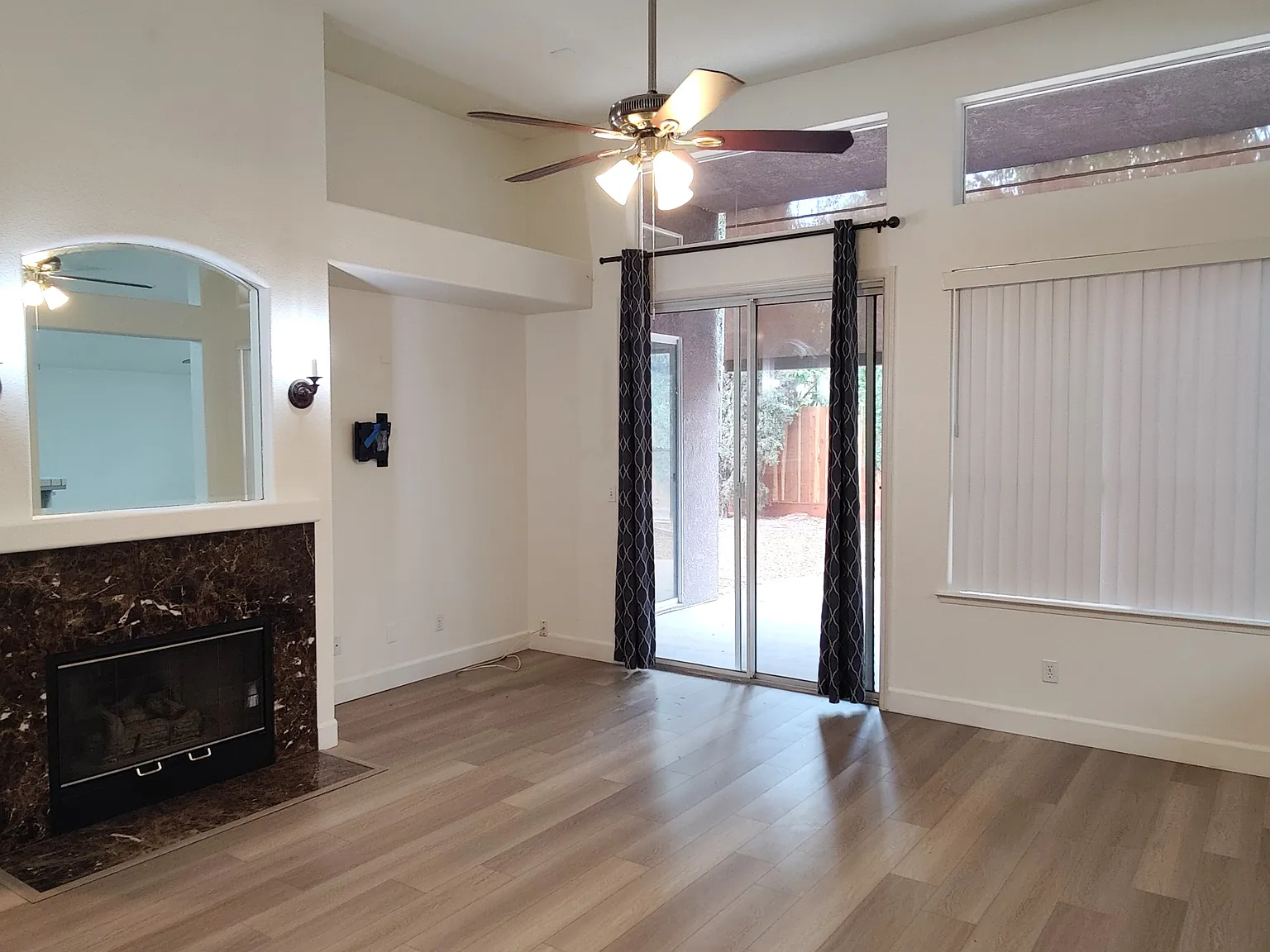 3 bed, 1841 sqft, $2,495 — Photo 4