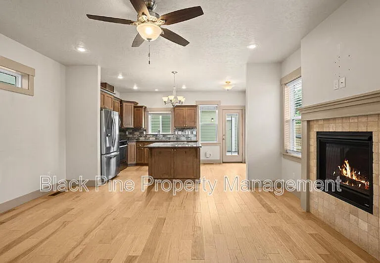 909 N 31st St — Photo 7