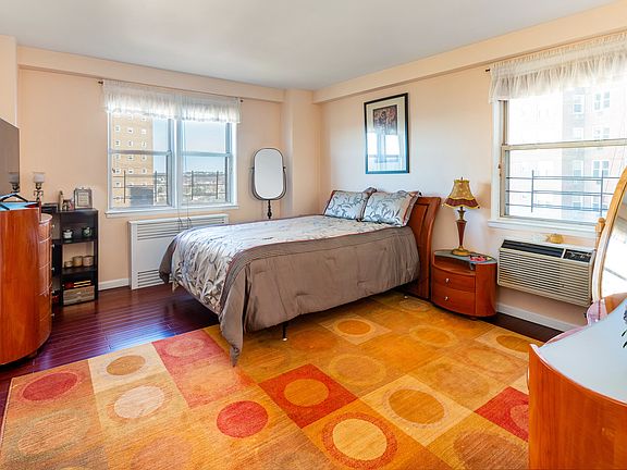 4th image of 5700 Arlington Ave APT 12-W