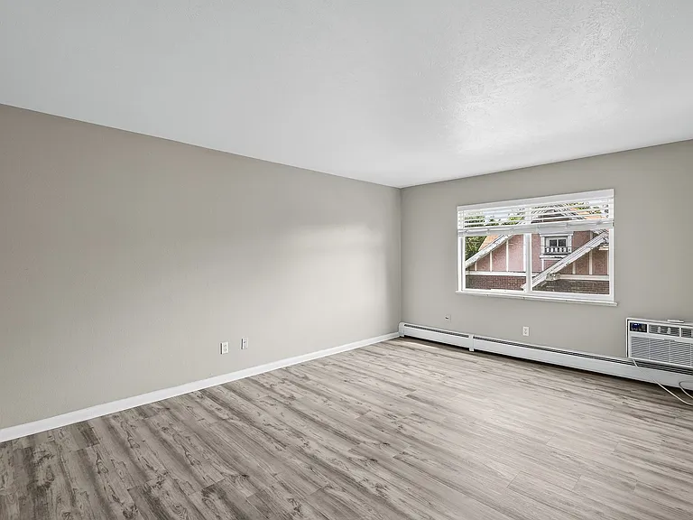 1443 N Monroe St — Photo 28