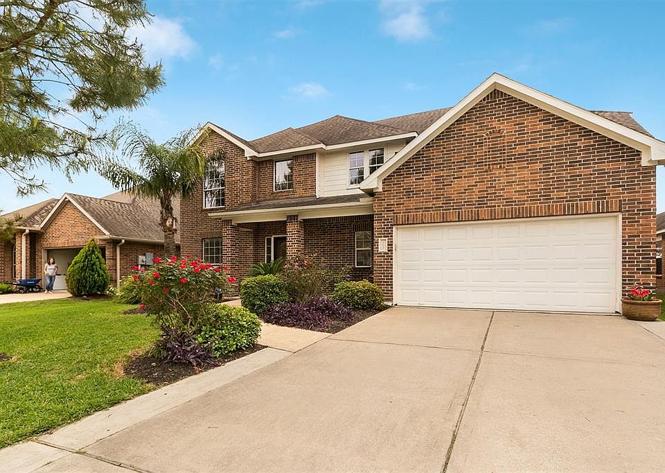 1st image of 405 Laddingford Ln