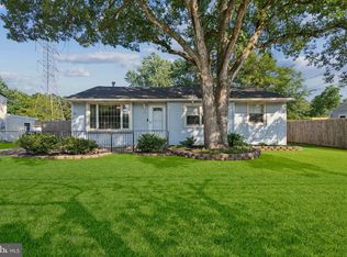 19 S Club Rd, Pine Hill, NJ 08021