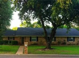 2505 Ramblewood Dr, Henderson, TX 75652