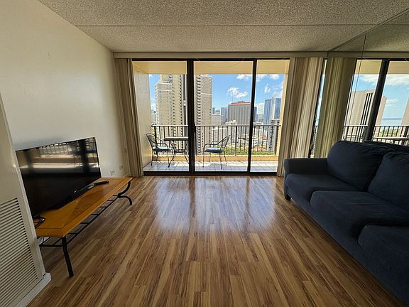 3rd image of 411 Hobron Ln APT 2614
