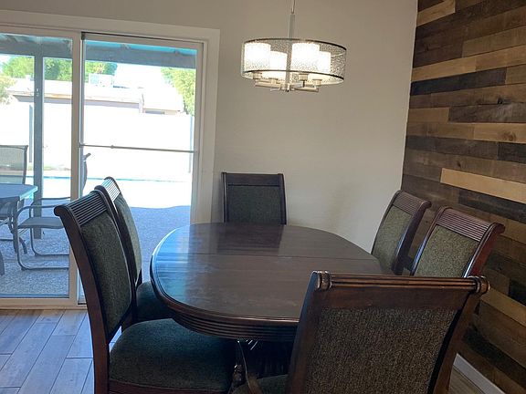4th image of 208 E Oxford Dr