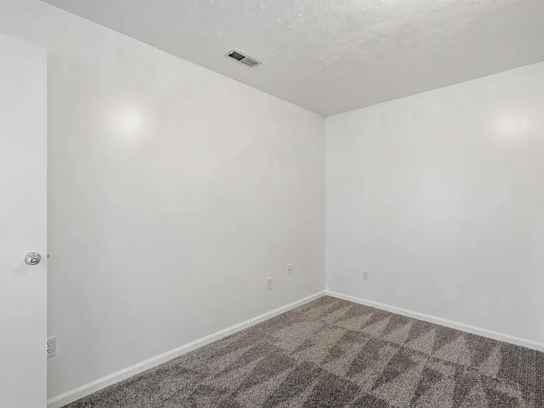 607 S Main St — Photo 10
