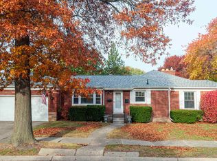 486 Bournemouth Rd, Grosse Pointe Farms, MI 48236