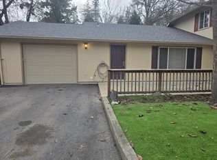 1119 NW C St APT A, Grants Pass, OR